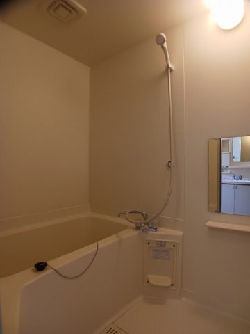 バス・シャワールーム　ゆったり過ごせるお風呂です