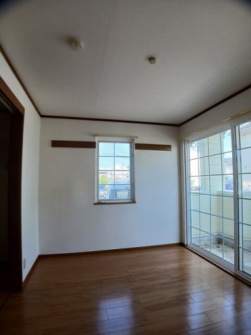 居室・リビング　こちらの居間で趣味の時間をお楽しみください