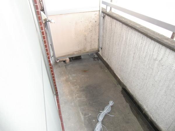 バルコニー　洗濯機置場