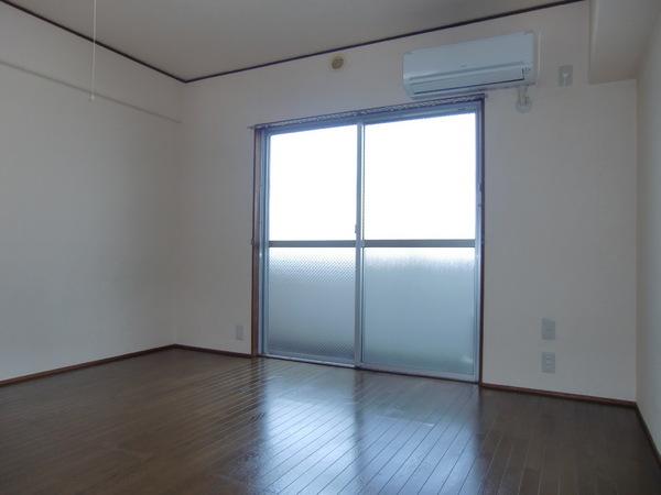 居室・リビング　フローリング約７帖