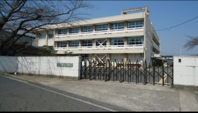 小学校　広陵町立広陵西小学校（小学校）まで491m