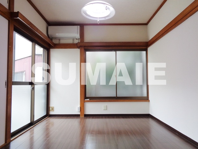 居室・リビング　二面採光のお部屋です☆