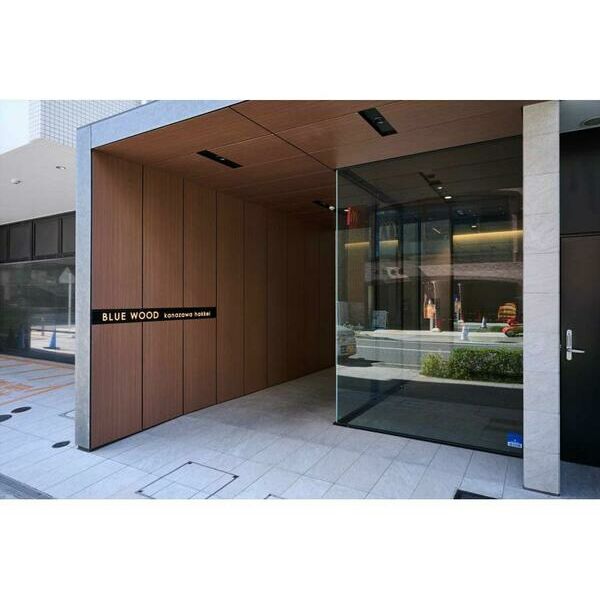 エントランス　ゆとりのあるエントランスです♪