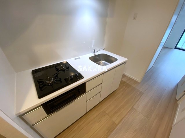 キッチン　周りを見渡しながら調理のできるカウンターキッチンです♪