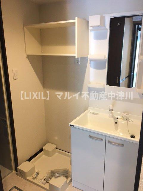 洗面設備　洗面　収納棚あり