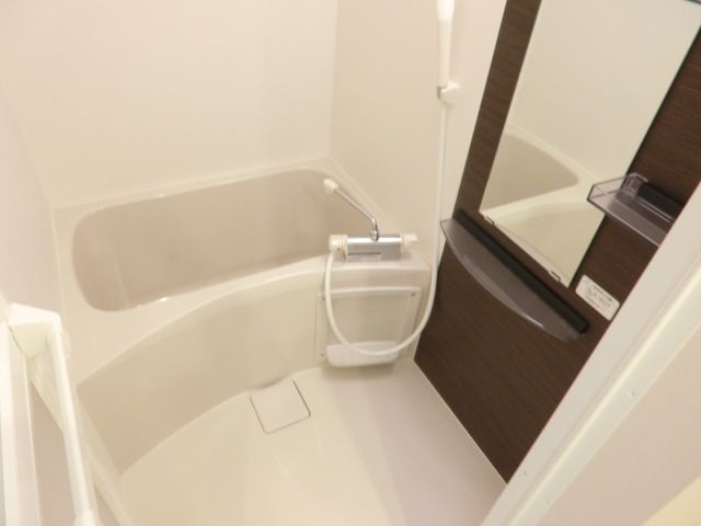 バス・シャワールーム　お風呂で毎日の疲れもスッキリ。