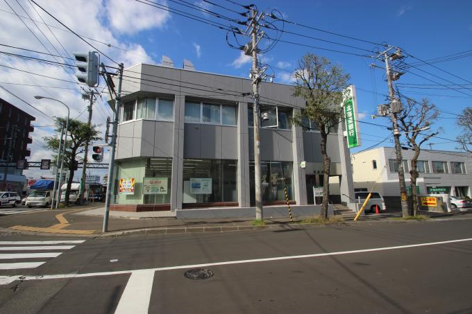 銀行　北海道銀行白石支店（銀行）まで418m