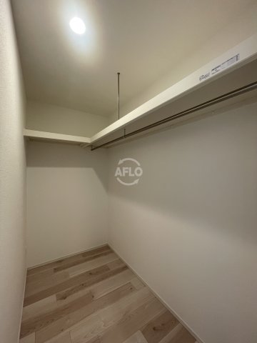 収納　エル・セレーノ新大阪北　ウォークインクローゼット