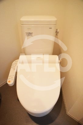トイレ　ラシュレエグゼ難波南　温水洗浄便座