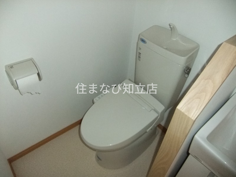 トイレ　同型別棟写真