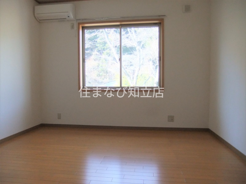 居室・リビング　同型別棟写真