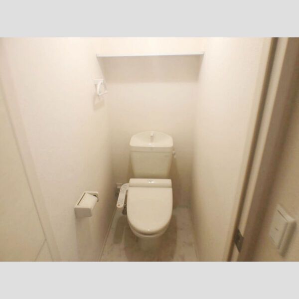 トイレ　温水洗浄便座