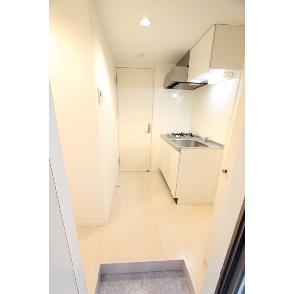 玄関　同タイプのお部屋の写真です。