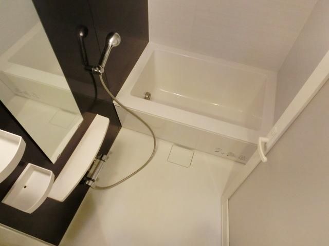 バス・シャワールーム　★便利な浴室乾燥機付・追い焚き機能付きのバスルームです★