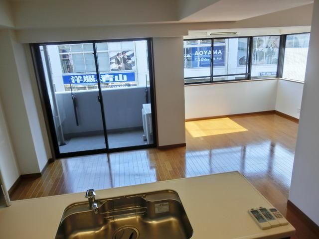 居室・リビング　★16.4帖のＬＤＫ・南向きで日当たり良好です★