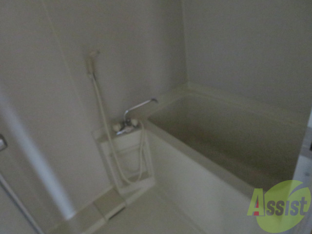 バス・シャワールーム　お風呂はこちらです、ゆったり浸かれそうですね