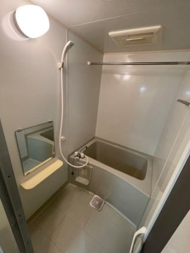 バス・シャワールーム　内装は別部屋の参考写真です。