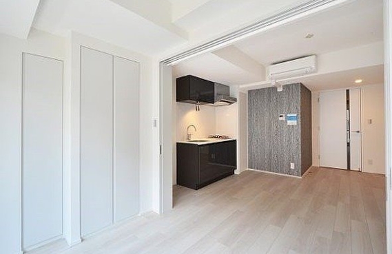 居室・リビング　☆明るい居間☆