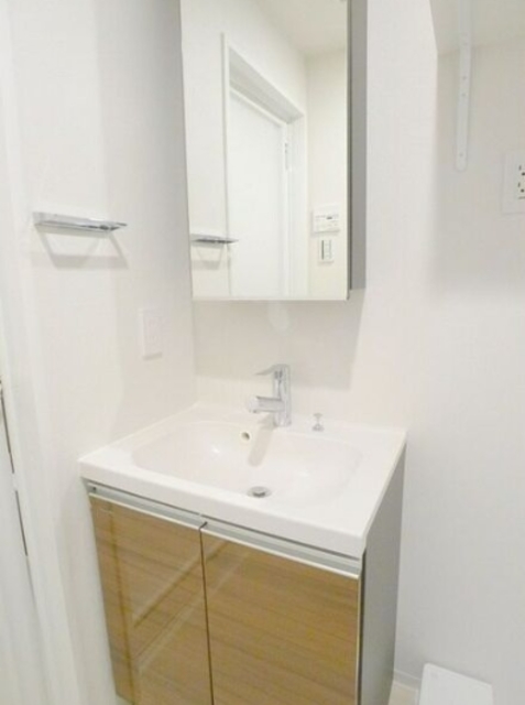 洗面設備　別室参照（カラータイプが異なる場合があります）