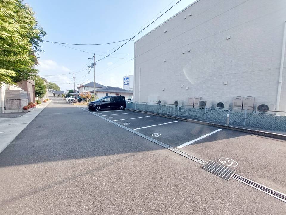 駐車場　駐車場