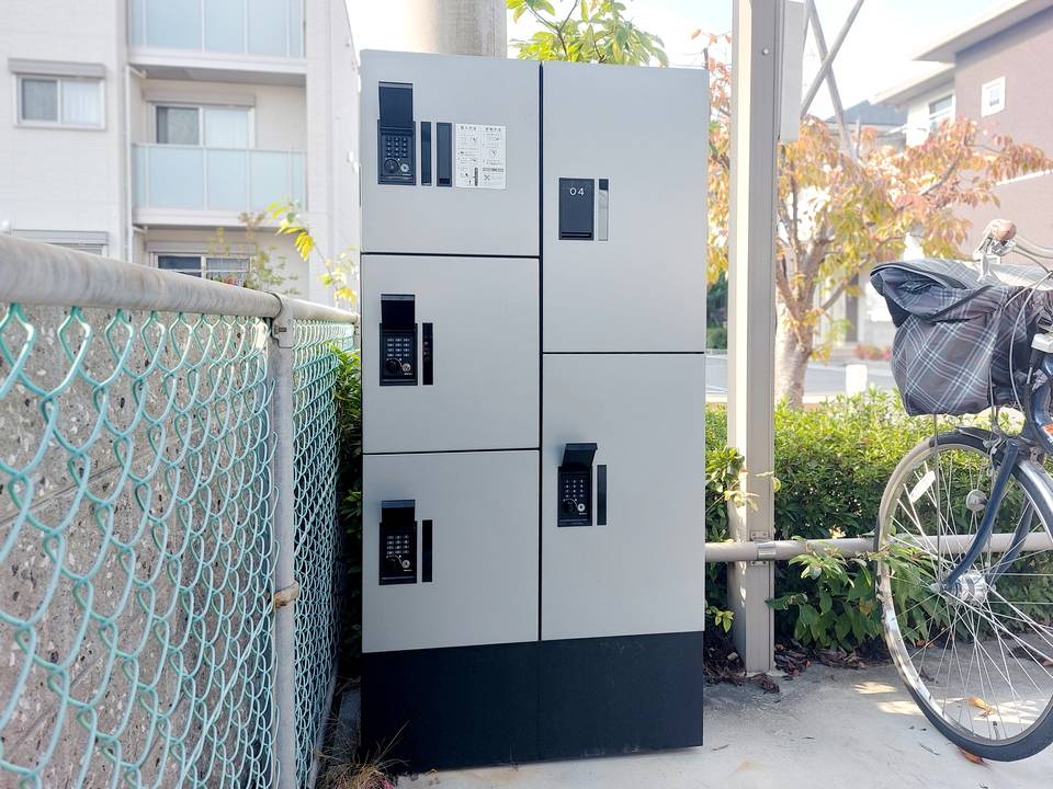エントランス　宅配ボックス