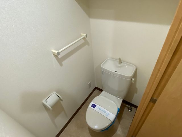 トイレ　別号室の参考写真