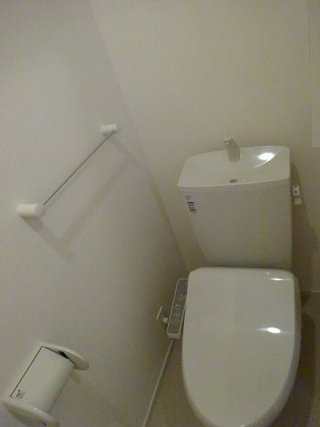 トイレ　清潔感のあるトイレです