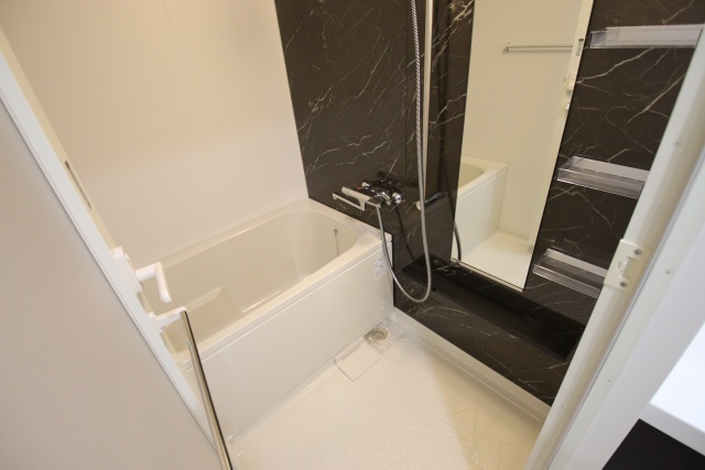 バス・シャワールーム　※別室の参考写真の為、現況優先です。