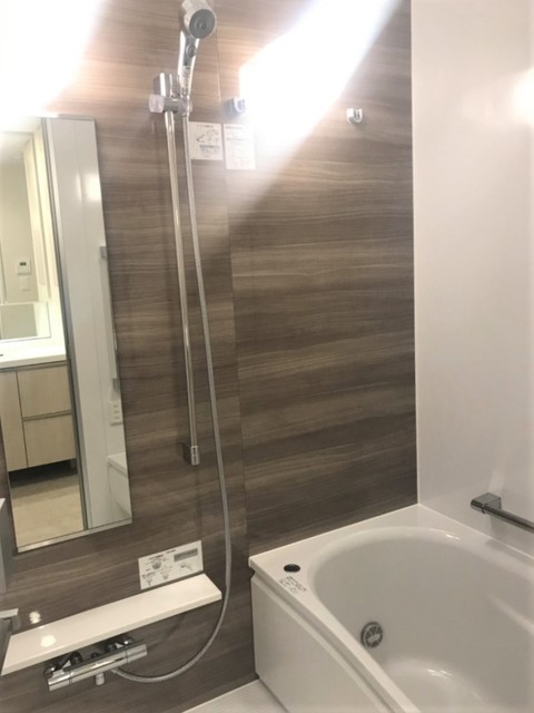 バス・シャワールーム　※写真は同タイプ住戸です。