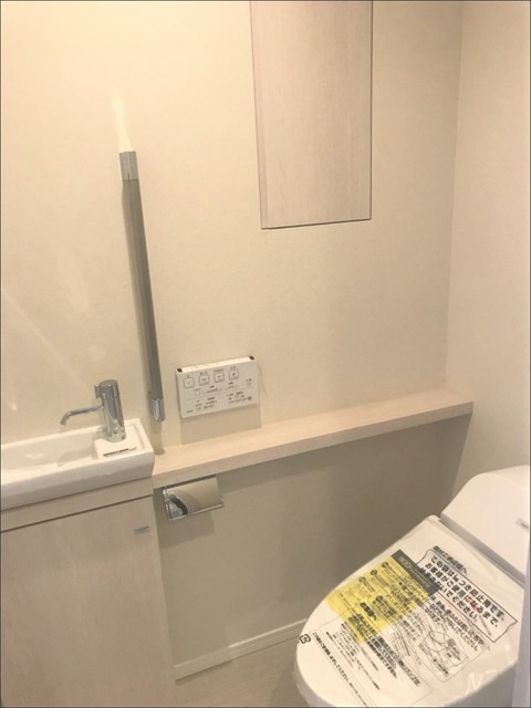 トイレ　※写真は同タイプ住戸です。