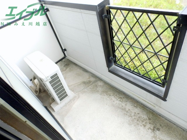 バルコニー　同物件別部屋写真です。