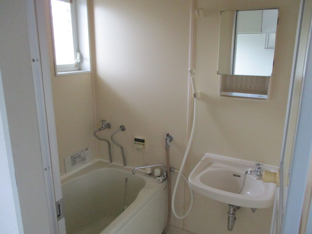 ホワイトハイツ海神_内装_2