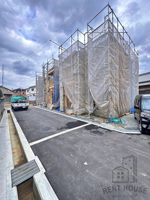 駐車場　外観（建設中）
