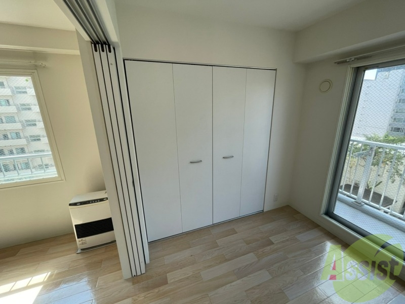 収納　寝室のクローゼットです。部屋がすっきり片付きます。