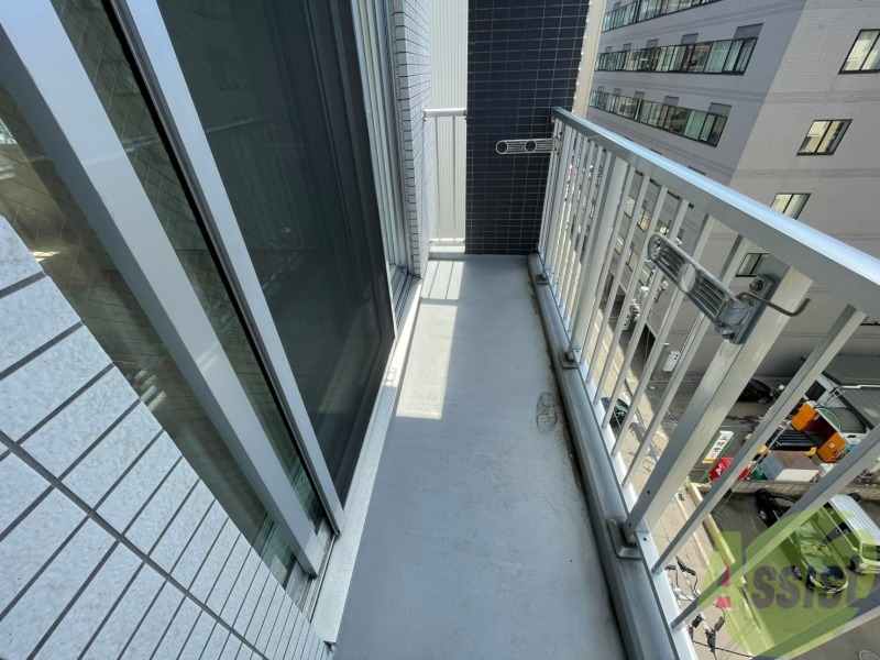 バルコニー　窓を開けると風通しも良く、気分も上がりそう！