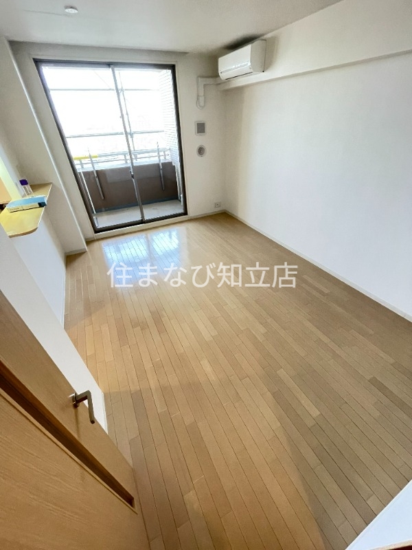 居室・リビング　同型別部屋写真