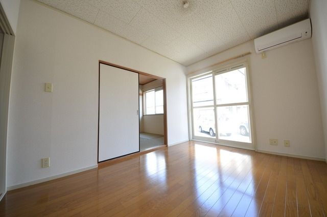 居室・リビング　☆洋室６帖☆