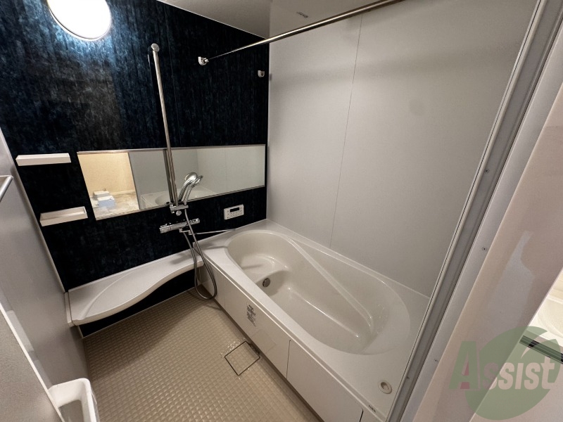 バス・シャワールーム　こちらはお風呂です。毎日の疲れをさっぱり流しましょう。