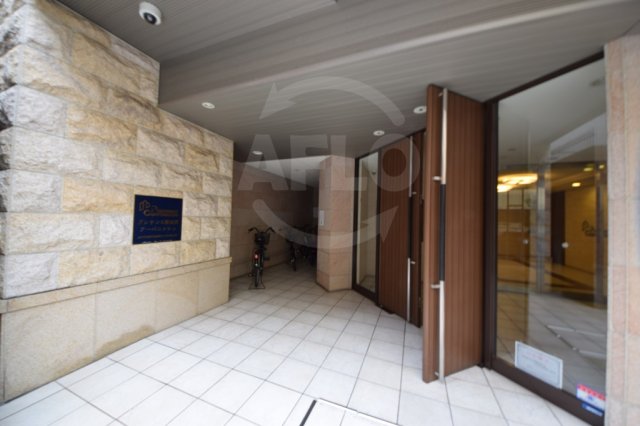 エントランス　プレサンス難波南アーバニッシュ　エントランス