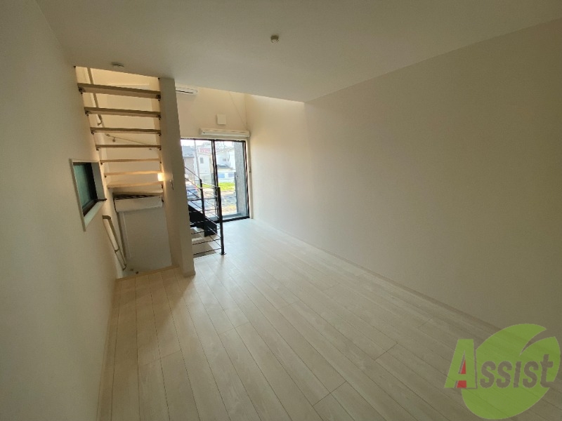 その他部屋・スペース　２階部分の洋室です。広くて使いやすそうですね。