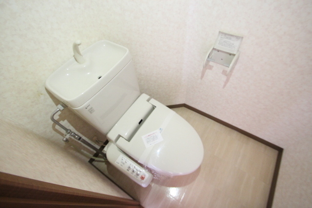 トイレ　別号室の写真です