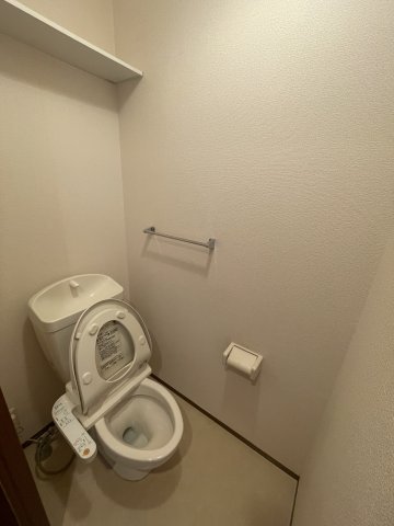 トイレ　別部屋写真参考