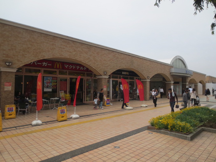 飲食店　駅前マクドナルド（飲食店）まで320m