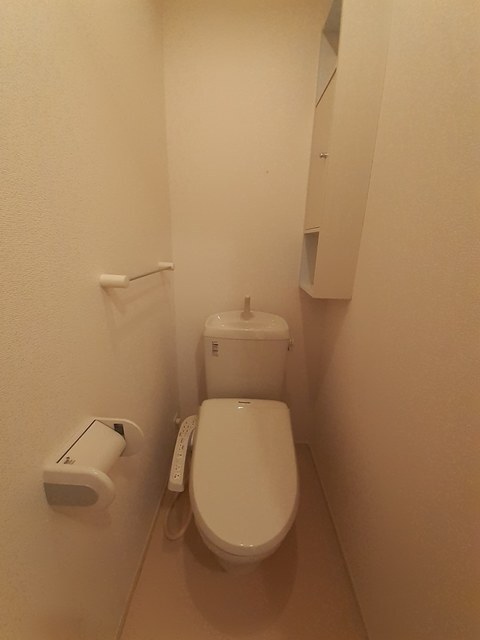 トイレ　温水洗浄便座