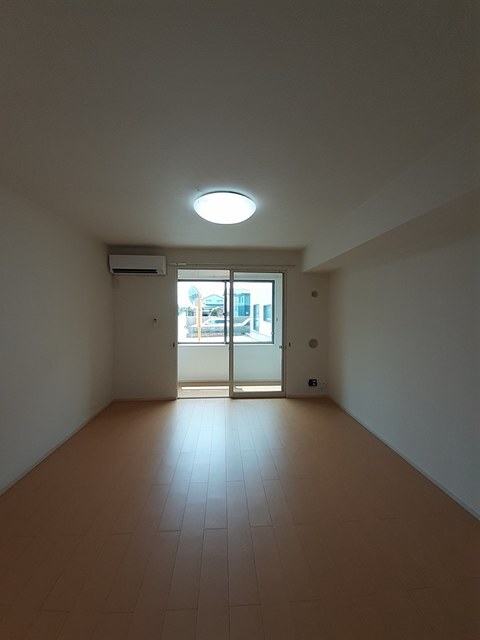 居室・リビング　洋室１２．２帖