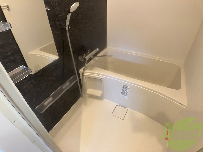 バス・シャワールーム　お風呂になります。一日の疲れを癒してくださいね。