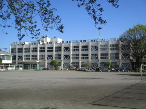 小学校　日野市立潤徳小学校（小学校）まで916m