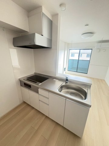 キッチン　※同タイプ写真になります