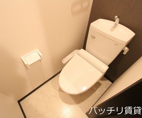 トイレ　※同型タイプの為現状優先