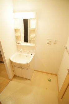 洗面設備　嬉しい独立洗面台付き。